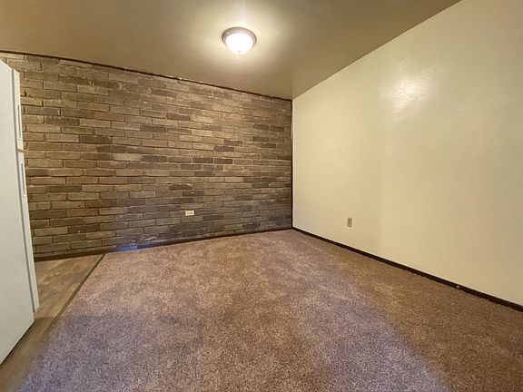 3rd image of 400 Kellywood Mnr #401