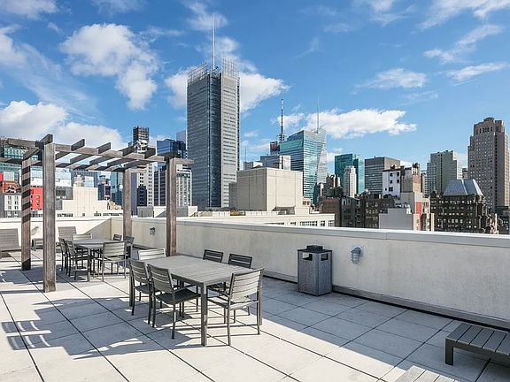 5th image of 350 W 37th St APT 18B