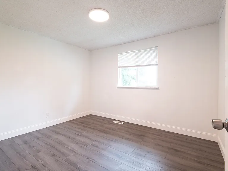 12638 SE 210th Ct — Photo 6