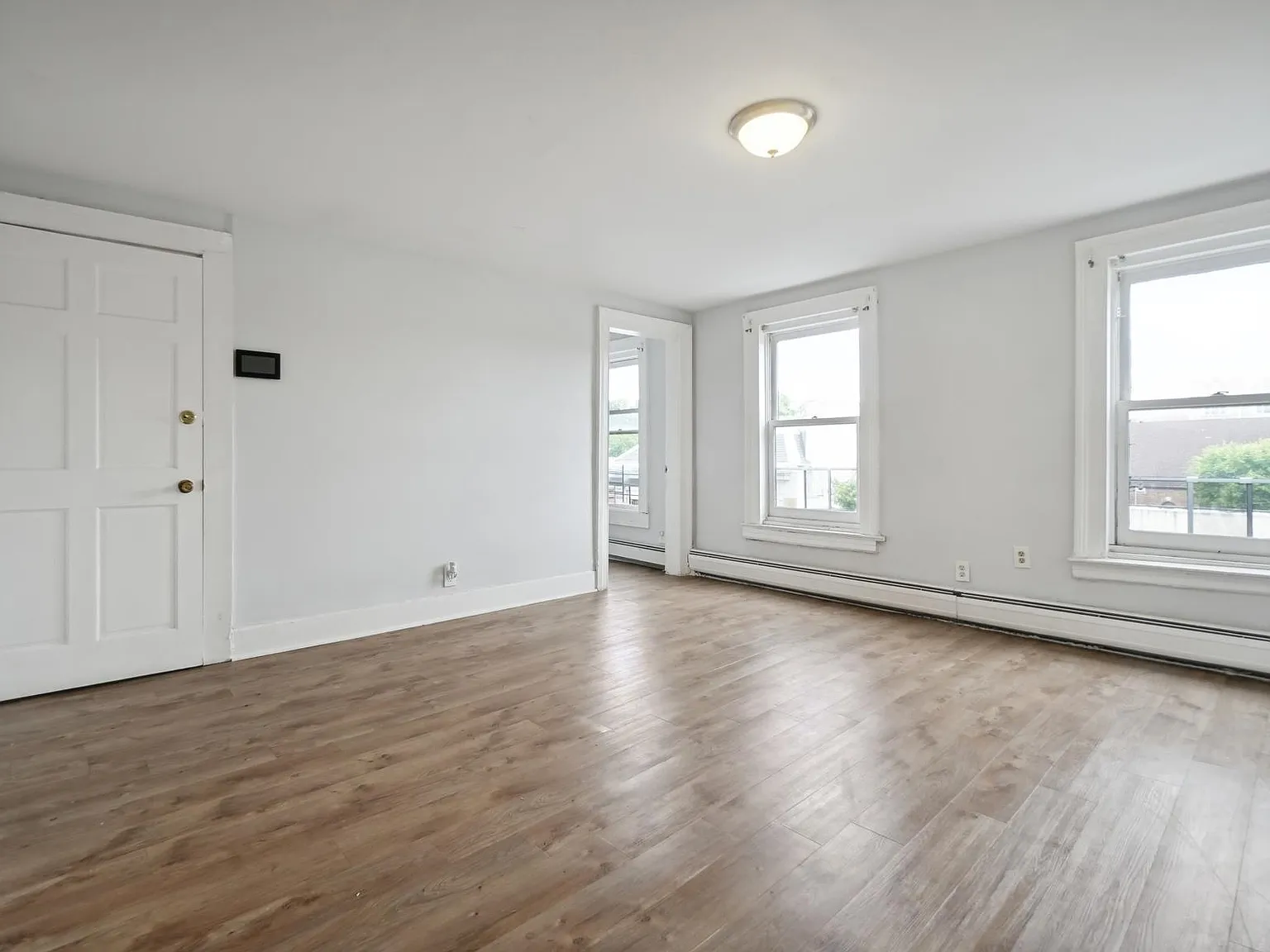 2 bed, 1.0 bath, $2,250 — Photo 3