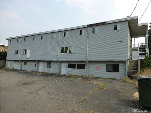 3rd image of 10510 Bridgeport Way SW