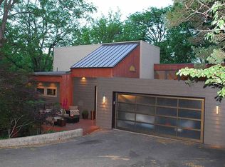 465 Hillcrest East St, Lenexa, KS 66217
