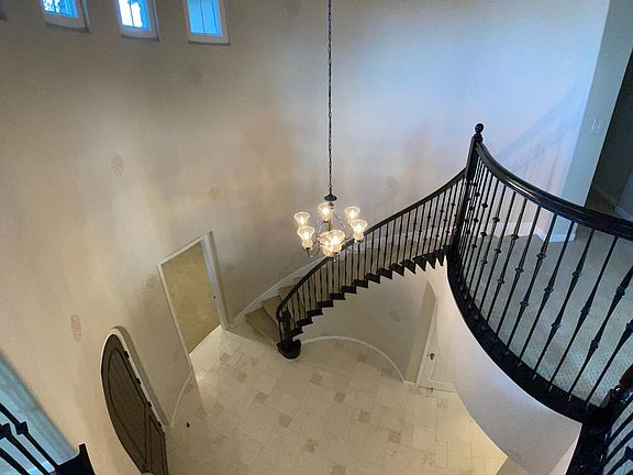 5th image of 3233 Spicewood Ln
