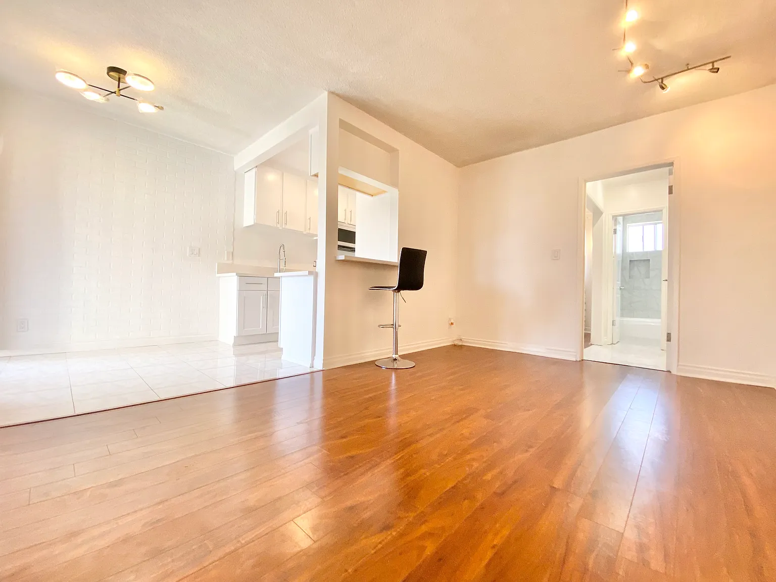 1315 N June St — Photo 2