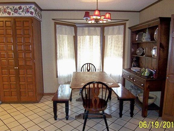4th image of 213 Garden Dr