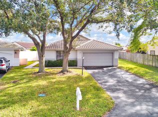 5860 Castlegate Ave, Fort Lauderdale, FL 33331