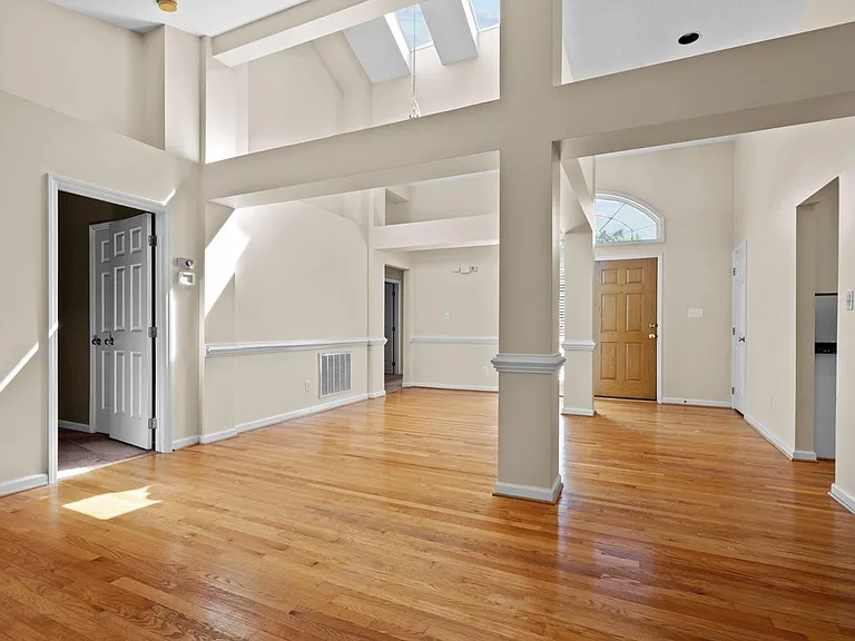 2400 Buckwater Ct — Photo 12