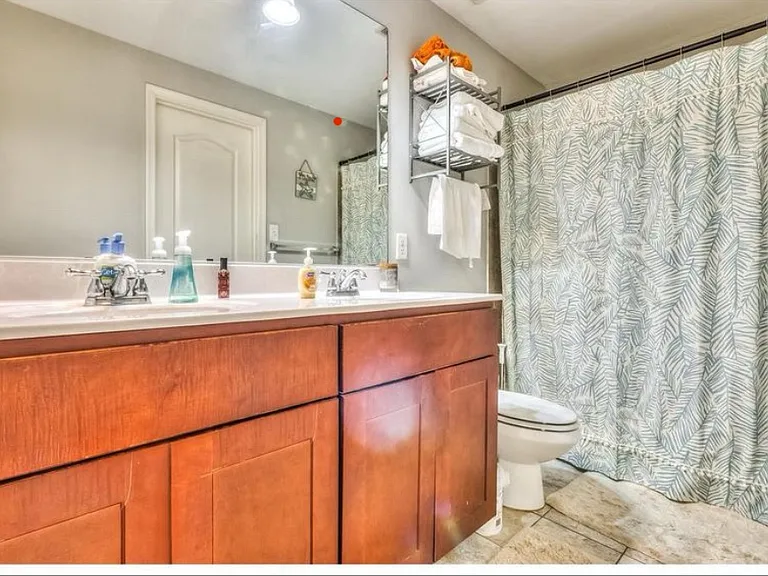 1626 Light St — Photo 20