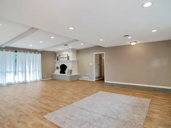 5637 Wonder Dr, Fort Worth, TX 76133