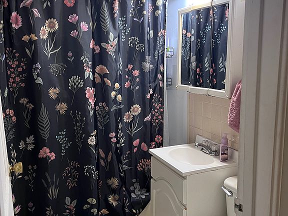 3rd image of 3431 N Bartlett Ave #3431
