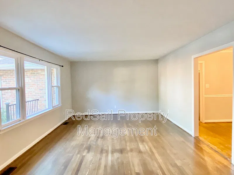 3 bed, 2.0 bath, 1500 sqft, $2,595 — Photo 3