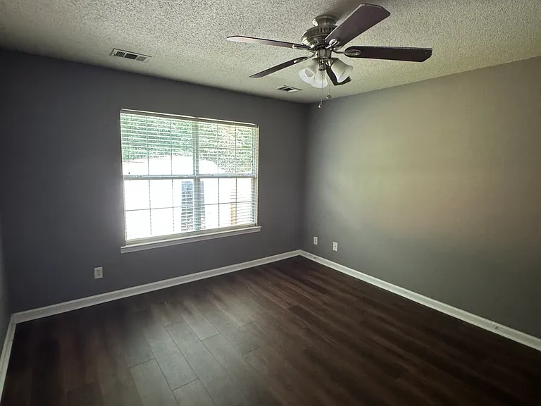 805 Rushing St — Photo 4