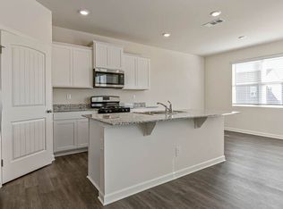 5475 Cypress Cir S, Fulton, GA