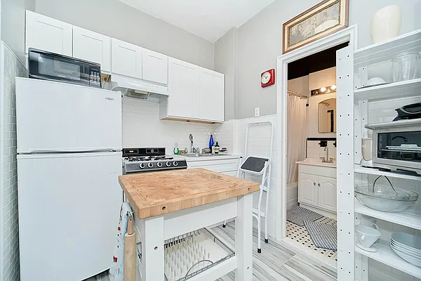 Rented by Compass | media 12