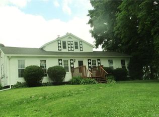 2835 Genesee Rd, Lawtons, NY 14091