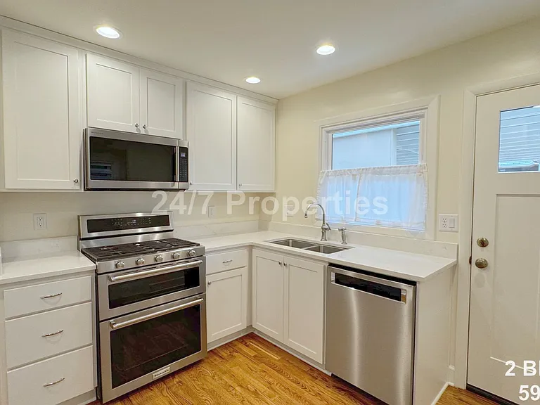 590 5th St — Photo 7