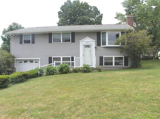 206 Loomis Dr, Chicopee, MA 01020