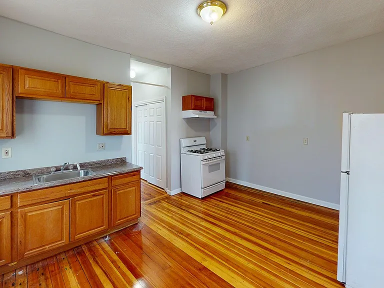 52 Sumner St #1 — Photo 2