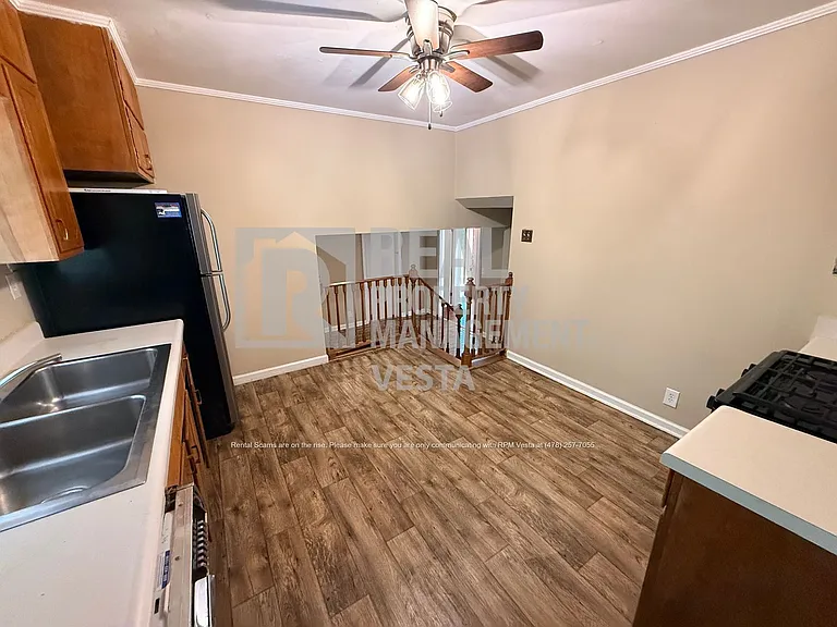1933 Deerwood Pl — Photo 4