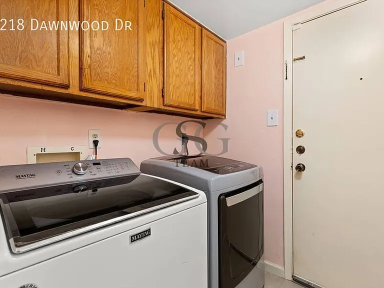 8218 Dawnwood Dr — Photo 25