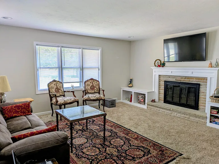 1845 Empire Rd — Photo 3