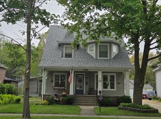 406 N 4th St, Oregon, IL 61061