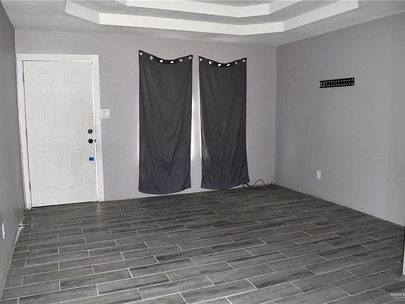 4th image of 20842 Bohemia St
