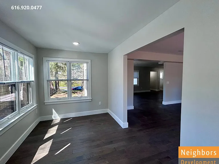 2390 Crestview Dr SW — Photo 13