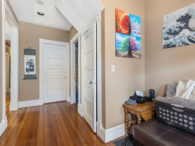 12 Barton St — Photo 4
