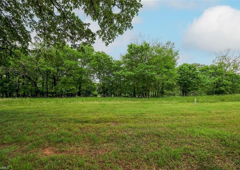 2nd image of 7925 Valley View Dr