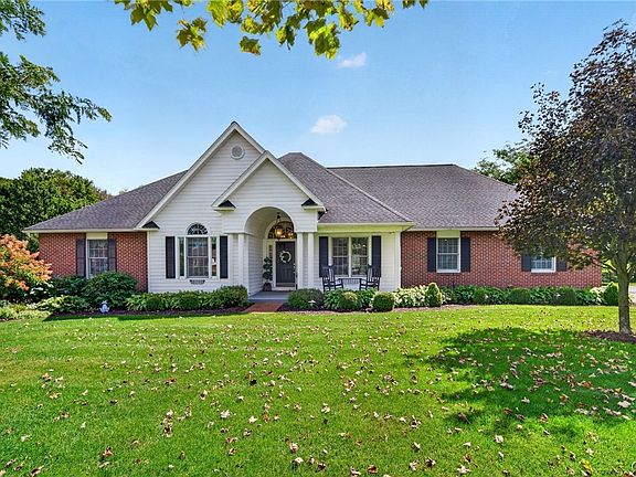 3rd image of 954 Limerick Ln