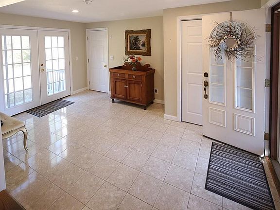 3rd image of 34 Clifton Dr