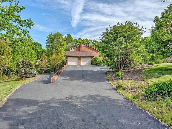 5th image of 2479 Old Quarry Rd