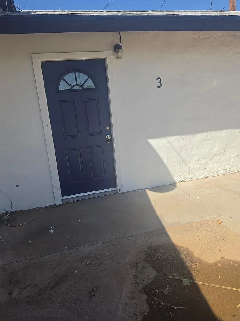 1705 — Photo 2