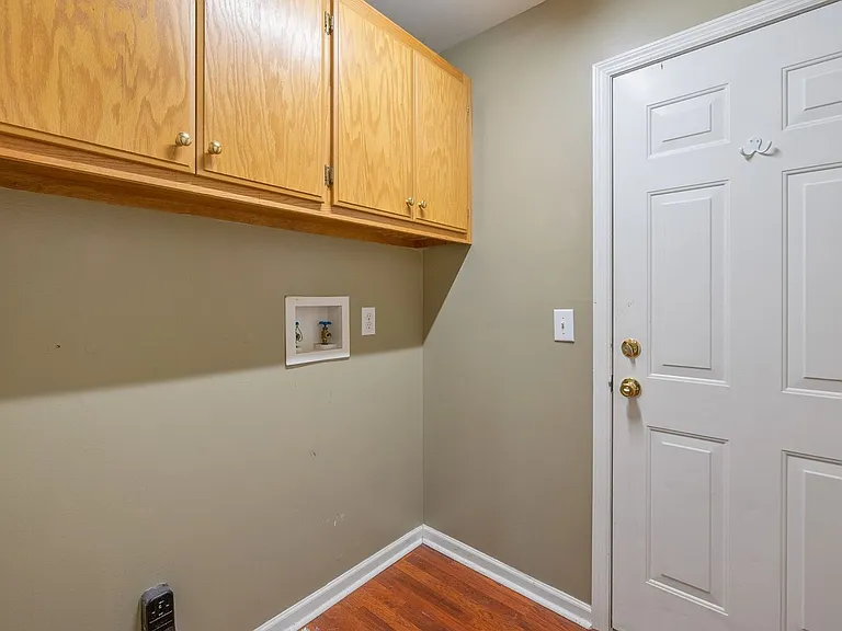 7037 Mooreland Ct — Photo 25