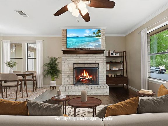 3rd image of 4011 Hillside Dr