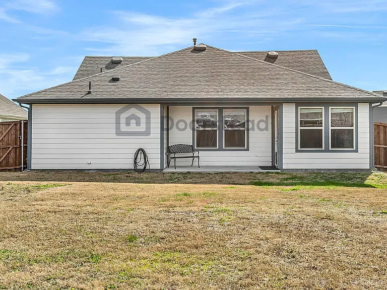 13009 Enclave Pkwy — Photo 2