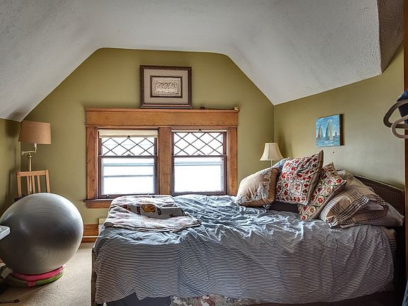 4th image of 913 Ashland Ave Floor 3