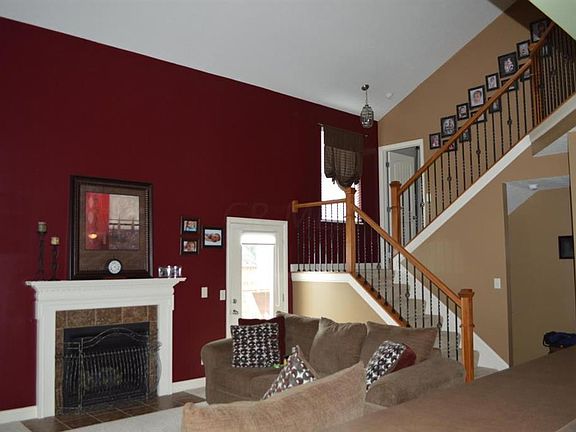5th image of 427 Yale Cir