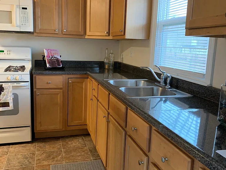 636 N Berwick Blvd — Photo 8