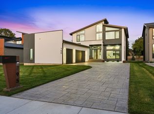 795 Greenwood Rd, Northbrook, IL 60062