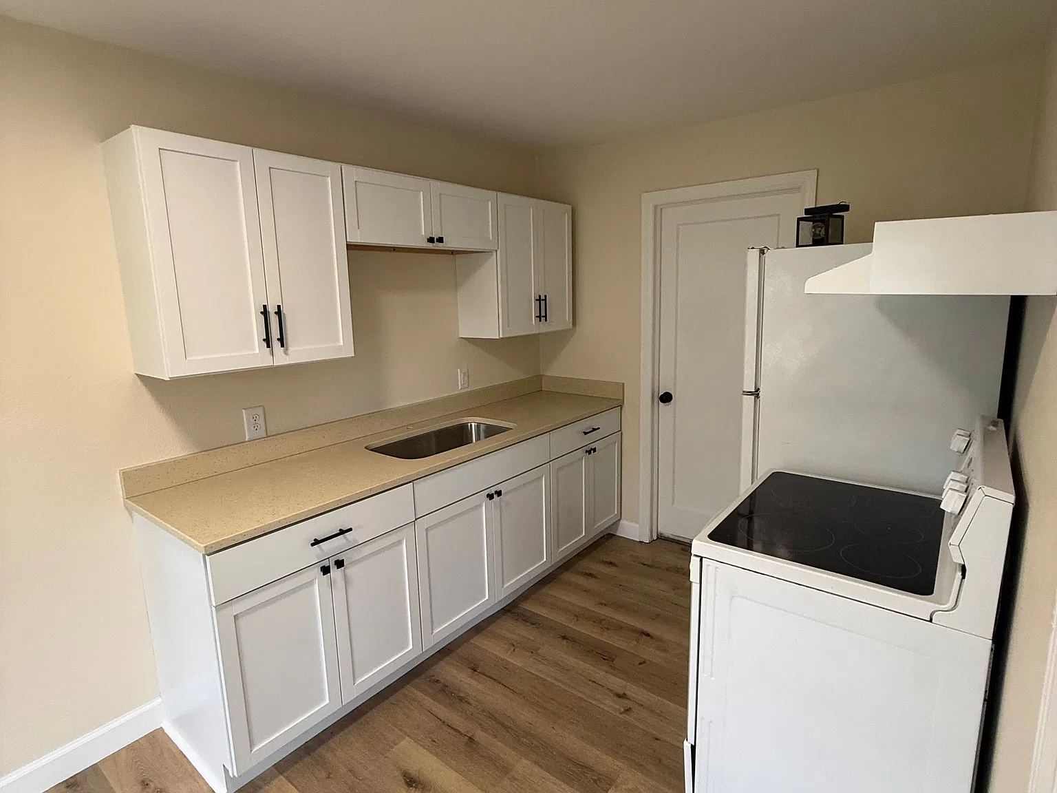 1301 E Kinkaid St — Photo 4