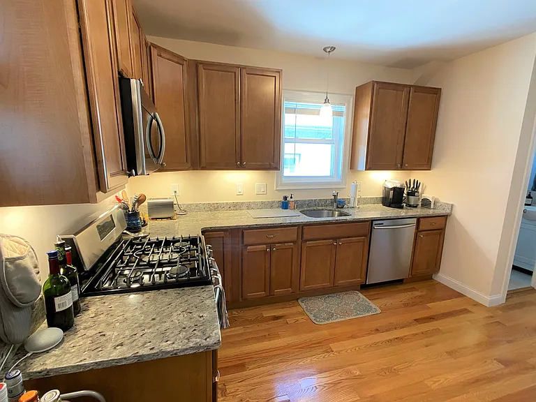 539 Main St #2 — Photo 4
