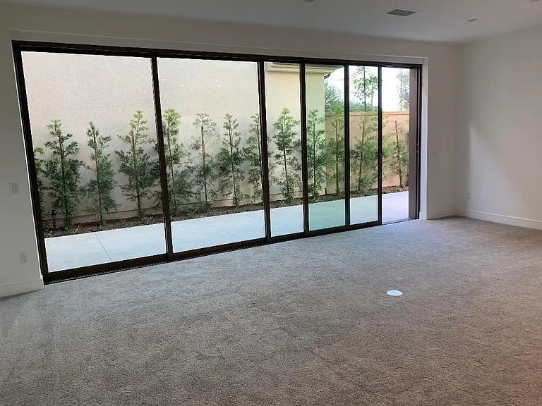 138 Montero — Photo 14