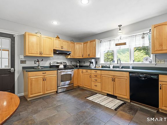 4th image of 116 Bascom Road