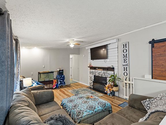 4th image of 1005 Weslin Creek Dr.