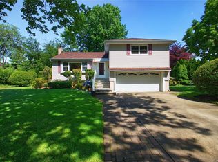 76 Pell Ter, Garden City, NY 11530