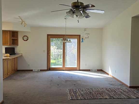 3rd image of 17221 Oak Rd