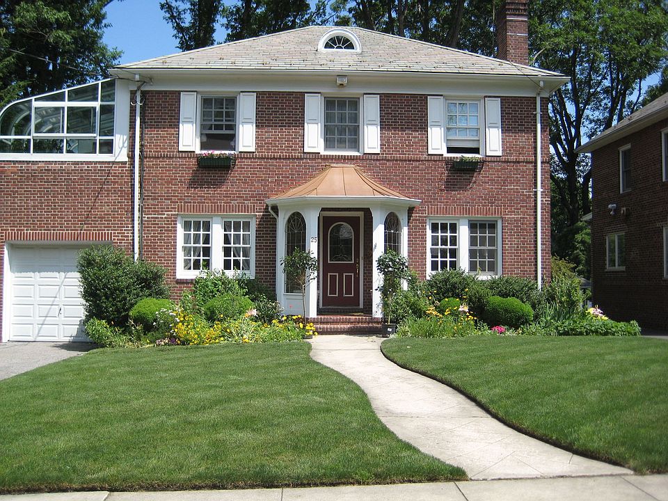 1st image of 25 Edstone Dr