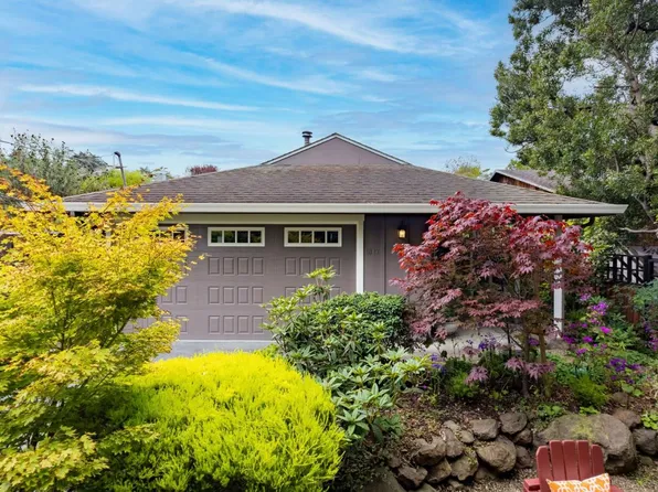 1047 Acacia St, Montara, CA 94037